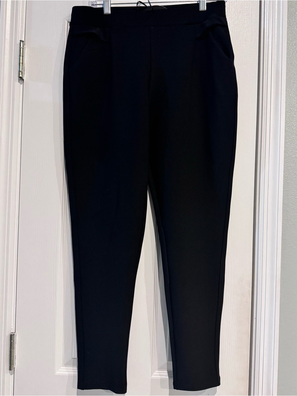 Kay Unger Black Cropped Slim Ponte Pants with Control Brand New, Large